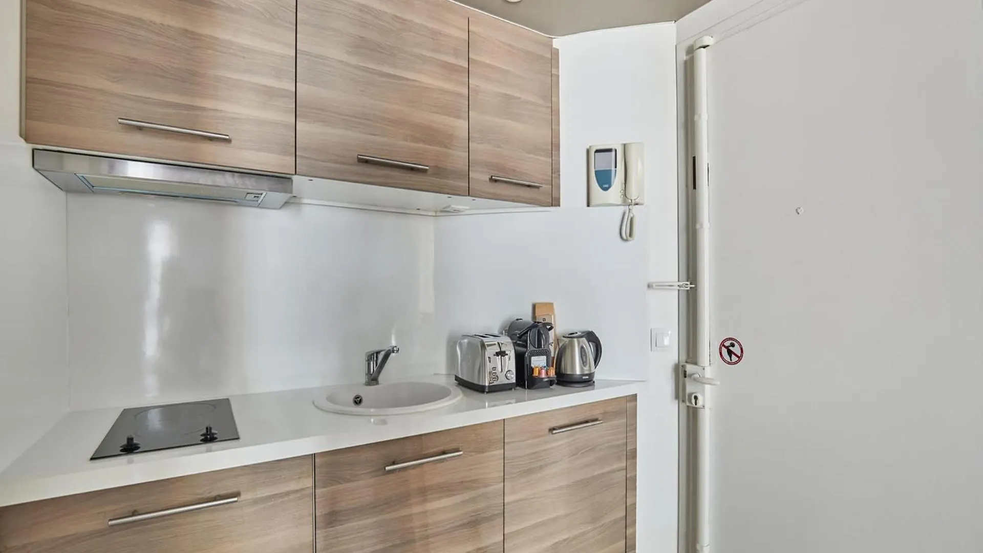 Studio Montaigne Champs Elysees Paris