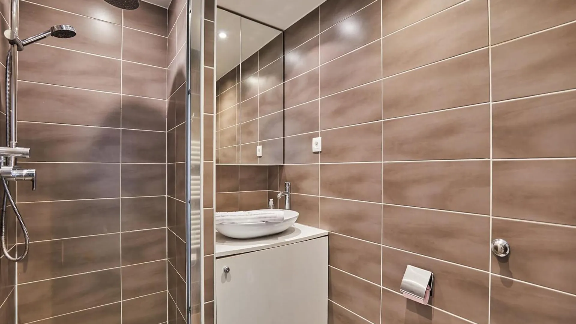Apartment Studio Montaigne Champs Elysees Paris France