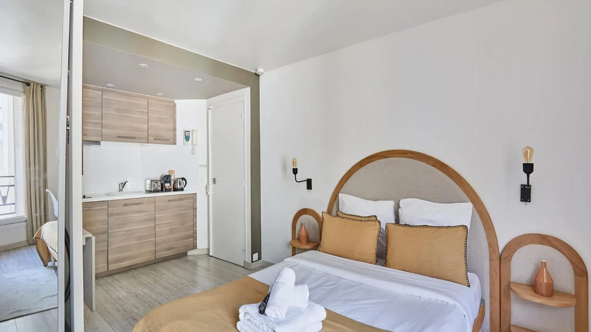 Studio Montaigne Champs Elysees Paris Apartment