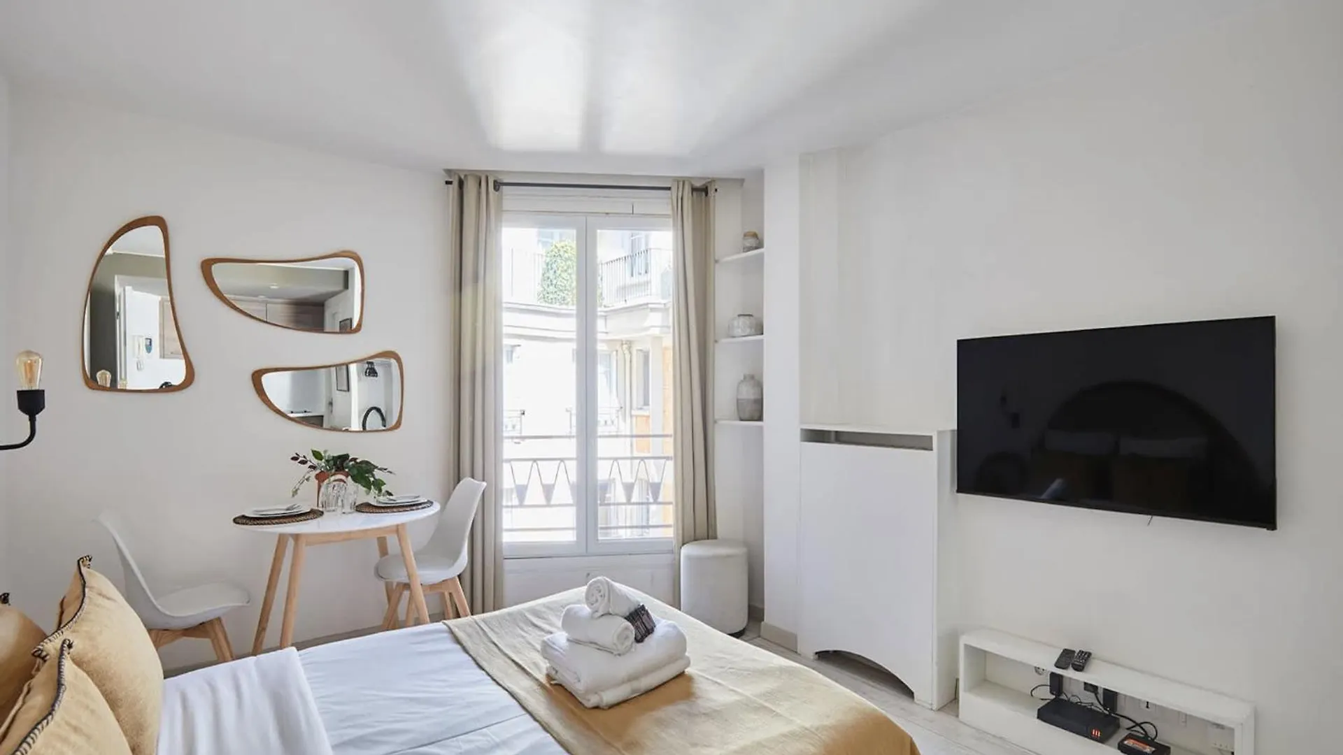 Studio Montaigne Champs Elysees Paris Apartment