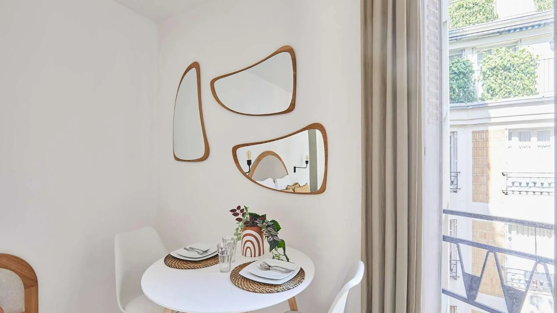 Apartment Studio Montaigne Champs Elysees Paris
